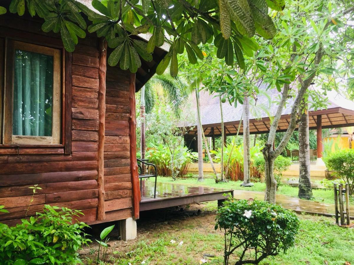 Keeree Waree Seaside Villa Bang Saphan Exterior photo